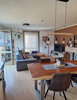 Helle 3-Zimmer-Wohnung mit Balkon in Obermässing - Greding