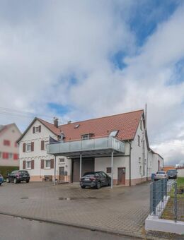 Großzügiges Wohn-/ und Geschäftshaus in Aldingen - Aldingen