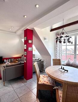 Wohnen mit Charakter - Stilvolle Maisonette-Stadtwohnung mit Rathausblick und modernem Wohnkomfort! - Augsburg