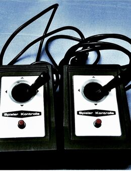2 ältere Joystick / Spieler Kontrolle - Groß Gerau