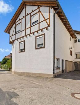 Zweifamilienhaus mit vielen Möglichkeiten - Ihr neues Zuhause oder 2 Wohnungen als Kapitalanlage! - Wutöschingen