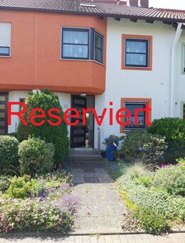 Reserviert - Charmantes RMH in Tennenlohe mit Garten und Garage - Erlangen
