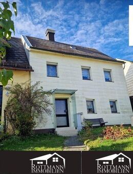 Schöne Doppelhaushälfte in Naila, OT Marlesreuth - Naila