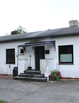 Einfamilienhaus mit Einliegerwohnung und Werkstatt in Felde-Jägerslust - Felde