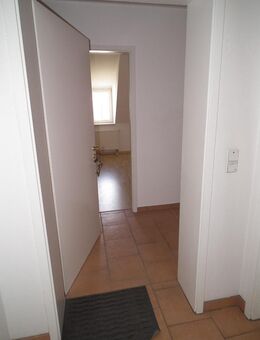 3 Zimmer im Dach * mit Einbauküche mit Terrasse und Tiefgarage* - Chemnitz