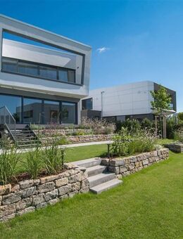 Luxuriöse Bauhaus-Villa in feiner Riedberg Westflügel-Lage - Frankfurt (Main)