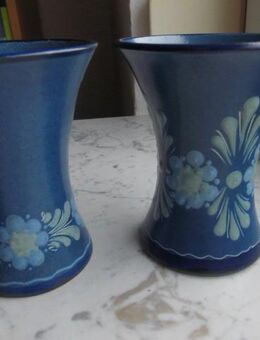 Claußen Keramik 2 Vasen 12 cm Handarbeit blau Blumen Deko zus. 10,- - Flensburg