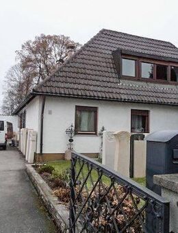 ** Einfamilienhaus mit großem Garten zum sofortigen Selbstbezug ** - München