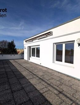 Sanierte 2 Zimmer Dachterrassenwohnung in ruhiger Lage von Kirchtrudering - München