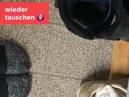 Socken aus dem Dienst (w23) - Berlin