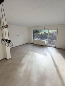 Ein Zuhause zum Wohlfühlen: Renoviertes Einfamilienhaus mit Garage und Garten - Hausen (Wied)