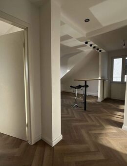 Weser- & Stadionblick: Modernisierte 2-Zimmerwohnung in Traumlage am Osterdeich - Bremen