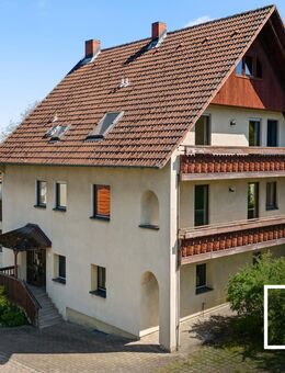 Raumwunder! Großzügiges Zweifamilienhaus in ruhiger Lage mit Werkstatt, Garten und Doppelgarage - Creußen
