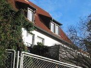 Älteres Haus auf rund 1.200 m² Grund in sonniger Südlage ! - Würzburg