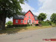 Historisches Mehrfamilienhaus auf 10.600 m² Grundstück - Tarnow