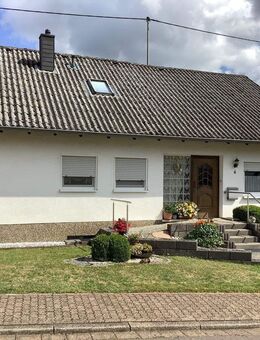 Ein-/Zweifamilienhaus mit großem Grundstück - Wadern
