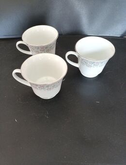 Kaffee Service Tassen 3 - Essen
