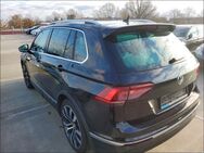 VW Tiguan, 2.0 TDI Highline R-Line, Jahr 2020 - Hannover