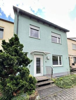 Reihenmittelhaus in ruhiger, aber zentraler Wohnlage in Rödental - Rödental