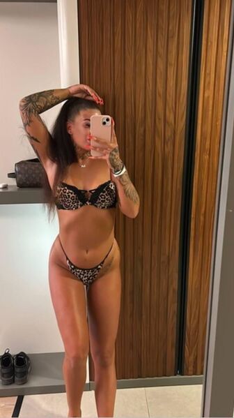 DEEPTHROAT QUEEN 💦🔞🤤💦Spritz mich an und Film mich dabei 🎬👅💦Whirlpool 🛁 Sauna 🧖‍♀️ Billiard Tisch / privat bei mir zu Hause