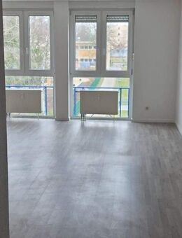Großzügiges und helles Apartment, 1 Raum mit Küche - Chemnitz