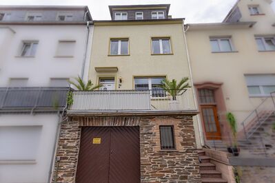 Einfamilienhaus in Zell mit Garage, Terrasse und Garten - perfekt für die Familie