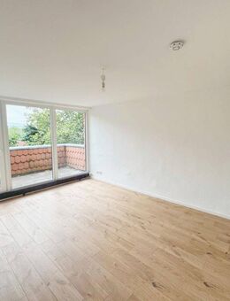 Renovierte Wohnung mit Dachterrasse, Garten und Tiefgarage direkt am Schlosspark Strünkede - Herne