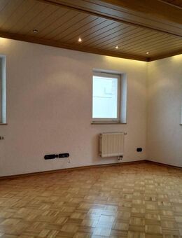 Denkmalgeschütztes Haus mit wenig Auflagen aber hoher Abschreibung im Zentrum von Neukirchen am Brand - Neunkirchen (Brand)