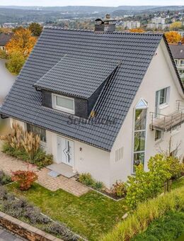 Freistehendes Einfamilienhaus mit zwei Balkonen, Garage und Teich im Garten in Hagen-Hohenlimburg - Hagen (Stadt der FernUniversität)