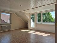 Attraktive Kapitalanlage: Dachgeschosswohnung mit Loggia in guter Lage - Glinde