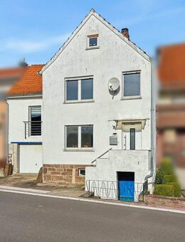 Gut angebunden: Reihenmittelhaus in Steinbach - Burghaun