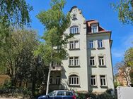 Grüne und ruhige 2 Zimmerwohnung, Nähe Uniklinikum mit Balkon - Dresden