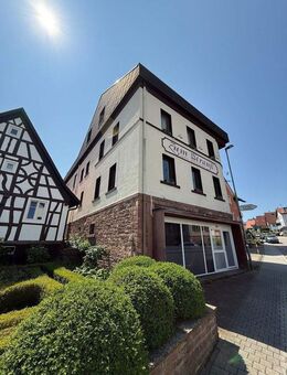 Große 2,5 Zimmer Wohnung mit riesigem Wohnzimmer - Ettlingen