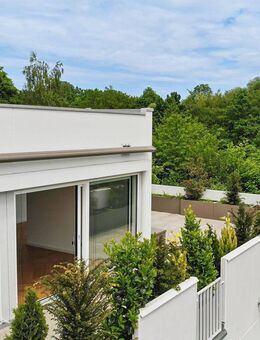 Parkblick in Bogenhausen - Kernsaniertes Design-Penthouse mit Potenzial auf 3 Zimmer - München