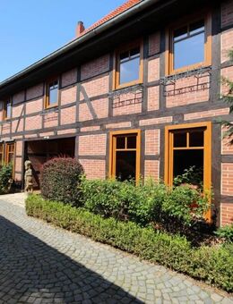 Exklusive vollmöblierte 3-Zimmer-Wohnung mit Wintergarten, Garten, Schwimmteich und Sauna - Hohenhameln