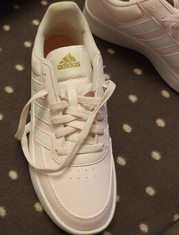 Sehr schöne Damen Sneaker von Adidas in Weiß-Hellrosa - Dinslaken Zentrum