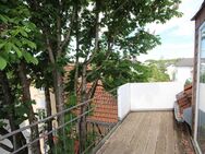 MANNELLA *Sofort einziehen: Lichtdurchflutete DG-Wohnung, im Zentrum von Forsbach. Balkon, Stellplatz.* - Rösrath