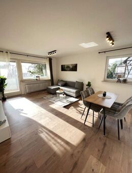 Zentrale möblierte 2-Zi. Wohnung mit Balkon & Garage - Göppingen