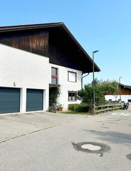 Außergewöhnliche 5,5 Zimmer Wohnung mit viel Potential und Einzelgarage! - Riedering