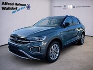 VW T-Roc, 1.0 TSI Style, Jahr 2023 - Walldorf (Baden-Württemberg)