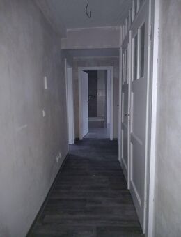 Frisch sanierte Altbauwohnung mit 3 ZKB in Malstatt - Saarbrücken