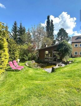 Zwei Generationen unter einem Dach: Einfamilienhaus mit Einliegerwohnung und grünem Rückzugsort - Königsfeld (Schwarzwald)