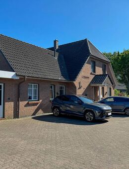 Großes Wohnhaus plus Lagerhalle und Garagen, nur 15 Minuten von Husum entfernt. - Ostenfeld (Husum)