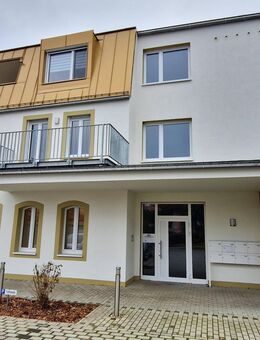 2. Bezug! Großzügige 2.RW. mit Balkon, Aufzug, Wohnküche u.v.m. zu vermieten! - Bretnig-Hauswalde