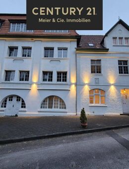 Wohnen & Vermieten - Anwesen mit 9 Wohnungen, Reithalle, Pferdeboxen & Garagen - Euskirchen