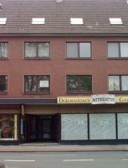 2 Zimmer Dachgeschoßwohnung auf der Friedrich-Ebert-Str. in Duisburg - Duisburg