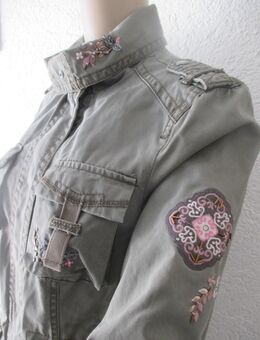 NEU mit Etikett * 3D Blumen * Blüten * Pailletten- Glitzer * Stickerei * Patches * Long * Parka * Jacke "ESPRIT" Gr. 36- 38/ S * khaki- oliv- grün * - Riedlingen