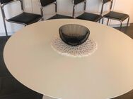 4 Chromgestell Stühle und runder Tuliptisch 110cm - Waiblingen