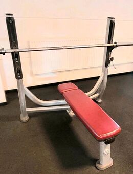 Life Fitness Signature Drückerbank - Studioqualität - Ergoldsbach