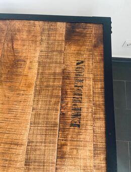Stylischer Esstisch im Industrie Loft Design, Mangoholz - Berlin Steglitz-Zehlendorf